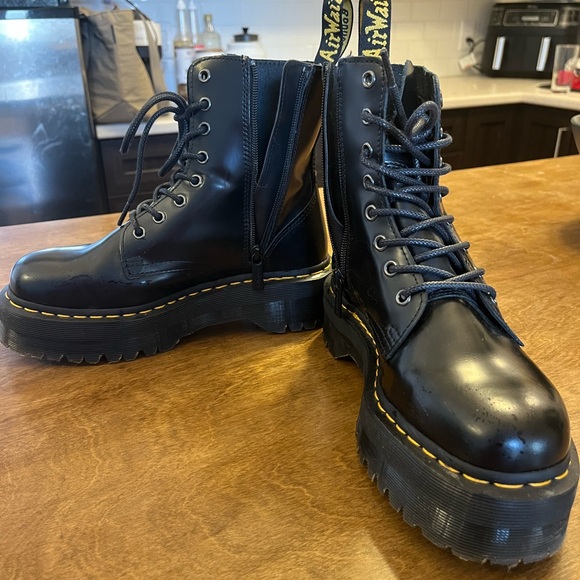 Doc Marten Jadon smooth leather platform boots - Picture 3 of 3